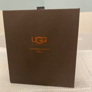 UGG Sheepskin Care Kit Cleaning Cleaner Kit NEW in Box